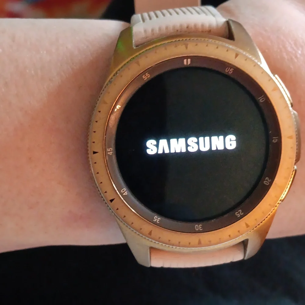 Samsung Galaxy Watch 42mm Rose Gold & Sand colored Strap